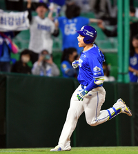 [포토]‘나도 해냈다’ 솔로홈런 김헌곤