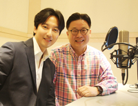 김남길, 서경덕 교수와 함께 뉴욕 한글학교에 교육 물품 기증