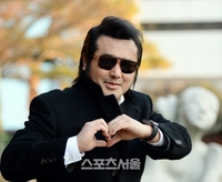 김보성, “어머니 뇌출혈로 투병 중...호스 의지해 식사하신다”(‘같이삽시다’)