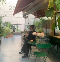 고현정, 대충 묶은 똥머리에 털털한 일상룩..MZ도 빠져든 감성샷