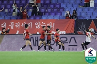 ‘백동규 퇴장’ 수원, 홈에서 부천에 0-1 패배로 ‘3연패’…전남은 서울E 꺾고 3연승+2위 도약(종합)