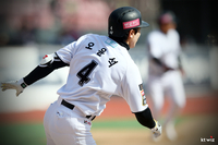 ‘오윤석 결승타 6회 잔루 없이 7득점 빅이닝’ KT LG 꺾고 3연패 탈출 [SS수원in]