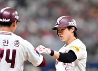 [포토]‘만루에서.....2타점’ 김혜성