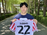 스물에 유럽 데뷔 ‘대성공’ 배준호가 그리는 미래 “EPL 무대 누비고파, 대표팀서 흥민이형 꼭 만나고 싶어요”[SS인터뷰]