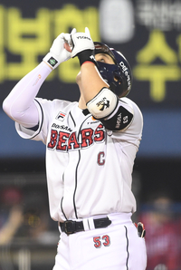 [포토]홈런 세리머니하는 두산 양석환