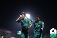 ‘김원균·최재훈 연속골’ 김포, 성남 2-1 제압…3연승+3위 도약[현장리뷰]