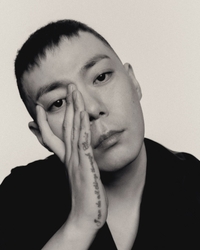 [단독] 지소울, 절도 혐의로 경찰 조사 받는다...편의점에서 술 훔쳐