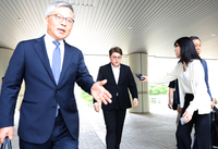 [포토]법원으로 향하는 김호중