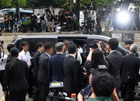 [포토]호송차에 오르는 김호중