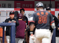 최원호 감독 4월부터 자진 사퇴 분위기, 손혁 단장도 사퇴 의사 전달 [SS막전막후]