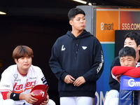 [포토]‘LG전 지켜보는’ 시라카와