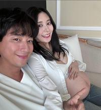 ‘만삭’ 이지훈♥ 아야네, 배꼽 주름마저 사라진 8개월 대문자 D라인 공개