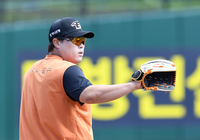 ‘갑자기 날벼락’ 류현진, 팔꿈치 이상 31일 대구 삼성전 불발…김규연으로 교체 [SS메디컬체크]