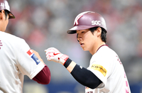 [포토]‘5회말 안타로 출루하는’ 김혜성