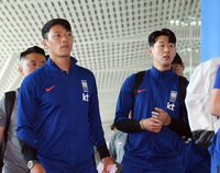 [포토]황희찬-손흥민, 싱가포르로!