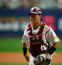 [포토]‘SSG전 선발포수’ 김건희