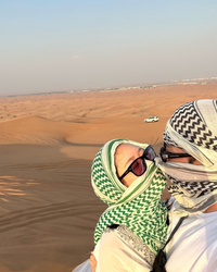 천둥♥미미, 신혼여행 근황…두바이 사막에서 달달한 입맞춤