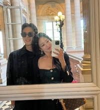 한예슬, ♥10살 연하 남편과 꼭 붙어 찰칵..넘사벽 비주얼 부부