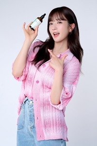 에이핑크 윤보미, 반려식물 브랜드 첫 모델 발탁…밝은 이미지 ‘찰떡’