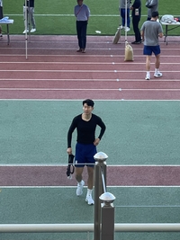 아낌없이 주는 ‘캡틴’ 손흥민, 황희찬 성화에 화끈한 팬 서비스…타이즈 빼고 다 벗어줬다[SS현장]