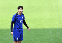 [포토]손흥민, 밝게 웃으며!