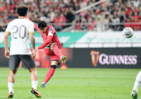 [포토]손흥민의 프리킥슛