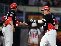 [포토]‘7회초 솔로홈런’ 최형우