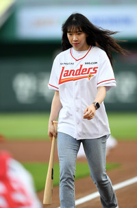 [포토]‘시구 김다은, 시타는 김미연’