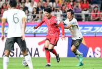 [포토]드리블 돌파하는 손흥민