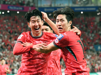 손흥민 크로스+이강인 ‘왼발’ 마무리→포옹 ‘엔딩’…김도훈호, 중국 1-0으로 꺾고 ‘무패’ 3차 예선행 자축[현장리뷰]