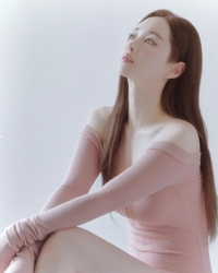 트와이스 모모, 우아함 가득 ‘S라인 드레스’ [★SNS]