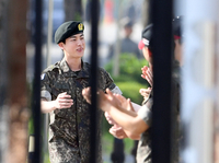 [포토]BTS 진, 먼저 전역할게!