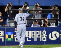 “첫 스윙 보고 아니다 싶었다” 통산 1708경기 치른 감독의 내공···상대 신예 감독도 감탄 [SS잠실in]
