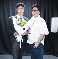 방시혁, 살 쏙 빠져 나타났다...“BTS 진, 전역 축하해”