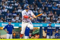 NC 손아섭, 추격의 솔로포→최연소·최단경기 ‘2500 안타’ 완성 [SS창원in]