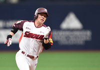 [포토]그라운드 홈런 키움 김혜성, 한 번에 홈까지!