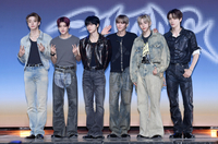 [포토]라이즈, 컴백 인사 드려요!