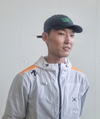 머리 직접 밀며 ‘초심’ 다지는 ‘스마일 점퍼’ 우상혁 “이 한 몸 다 바친다, 목표는 오로지 올림픽 금메달”[현장인터뷰]