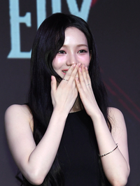 [포토]카리나, 쑥스러워요...