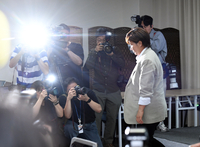 [포토]박세리, 기자회견 마치고...