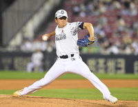 [포토]두산 김민규, 힘차게!