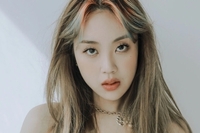 이영지, 오늘(20일) 깜짝 한강 버스킹 “앨범 전곡 라이브...3명만 와도 노래할 것”