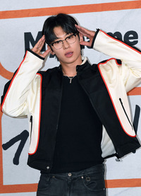 수수한 차림 이영애의 ‘뱅쇼’ 만들기... “미리 메리 크리스마스”