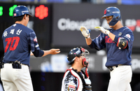 멀티히트 비율 43.3%→롯데 승률 0.517…손호영 30G 연속 안타의 ‘진짜 가치’ [SS시선집중]