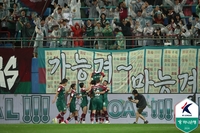 ‘21세기 소년’ 4인이 합작 황선홍 감독 첫 승, ‘악전고투’ 대전 잔류 위한 히든카드