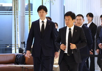 롯데 3세 신유열, 日롯데홀딩스 이사후보로…반대 나선 신동주 “대주주로서 롯데 위기 묵과 못 해”