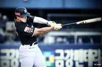 “아까워 죽겠다” 안현민, 26일 손가락 수술→두 달 결장…이강철 “낙이 없어졌네” [SS메디컬체크]