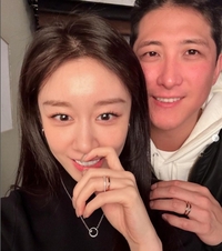 “황재균 이혼한 거 알아?” 야구중계 중 불거진 이혼설, 지연 측 “사실무근” 일축