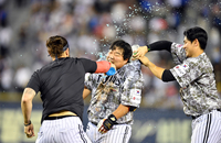 ‘김범석 타구에 삼성 끝내기 실책’ LG 피말리는 투수전 승리···2위 점프 [SS잠실in]