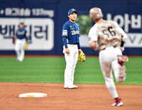 [포토] ‘시선집중 김휘집’ 솔로포 변상권